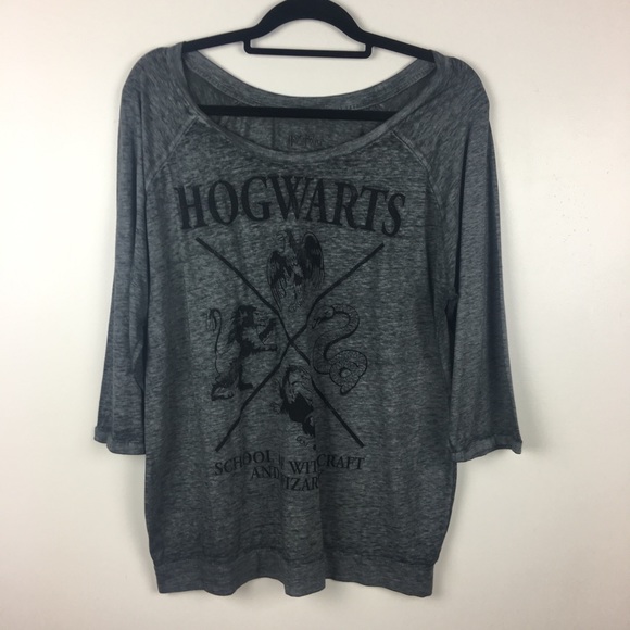 Harry Potter Hogwarts Graphic Tee - Picture 1 of 2